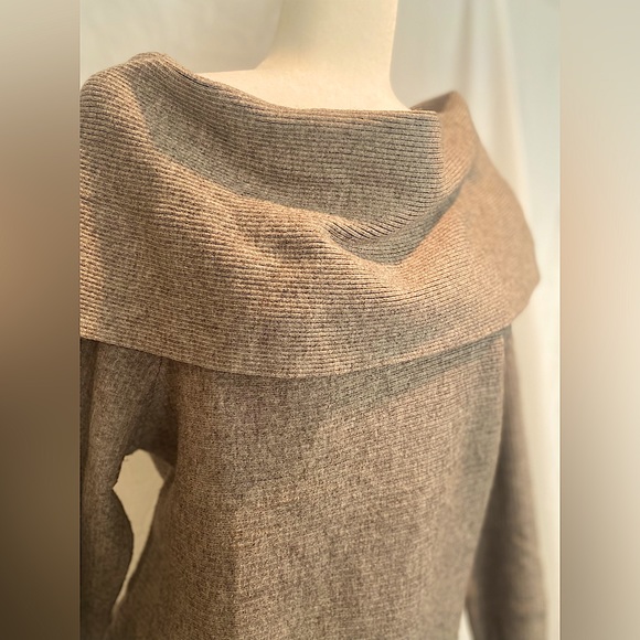 GORGEOUS Seraphin Oatmeal Heather oversized maternity sweater. LIKE NEW. Size M - Picture 4 of 4